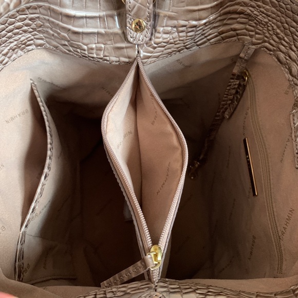 🥳HP🥳 Brahmin Amelia Bucket Bag - Picture 5 of 5